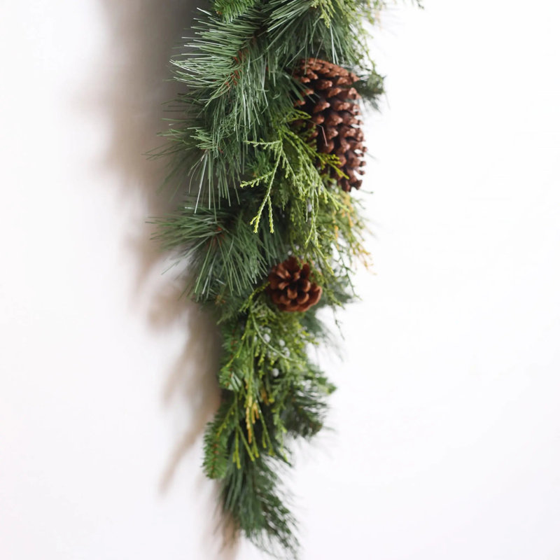 Ornement d'hiver classique en forme de goutte de Noël