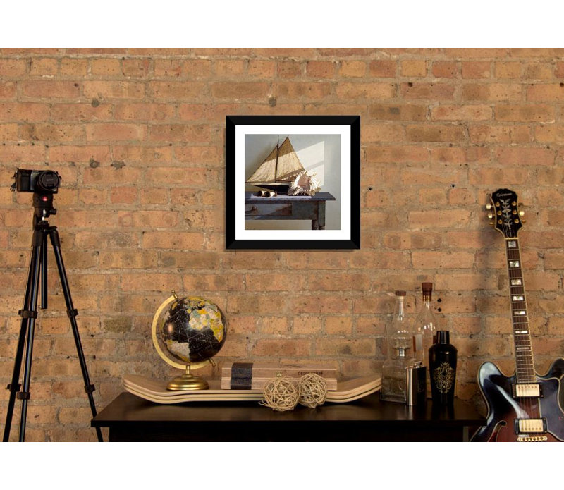 «Shell and Sail», reproduction de photo, H 16 po x l 16 po x P 1 po, Papier encadré noir