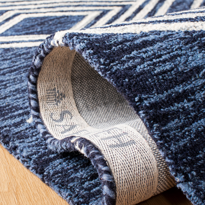 Vedika Hand Tufted Wool Southwestern Rug, Round 7'