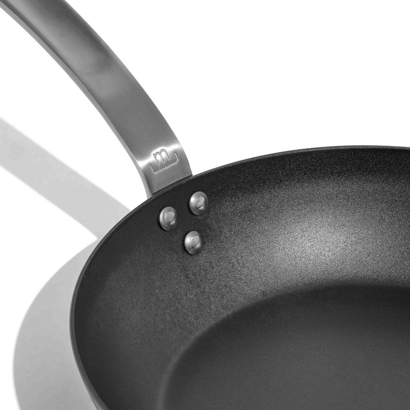 Poêle à frire en acier au carbone Made In Cookware 25 cm (10 po) noire, 10" W