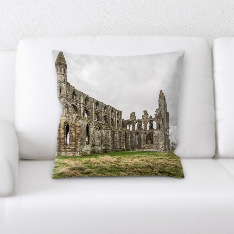Coussin whitby abbey