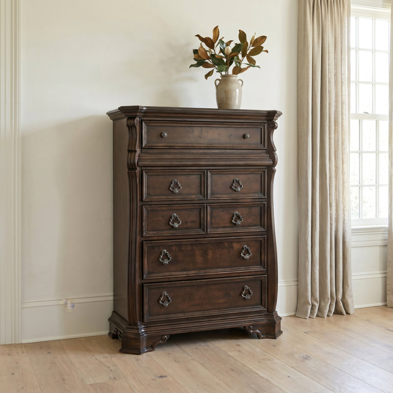  Ashyla 42'' W 6 Drawer Chest