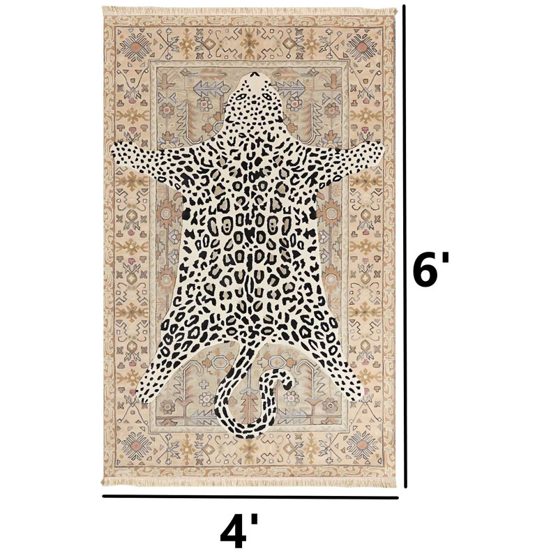 Neutral Traditional Snow Leopard Runner