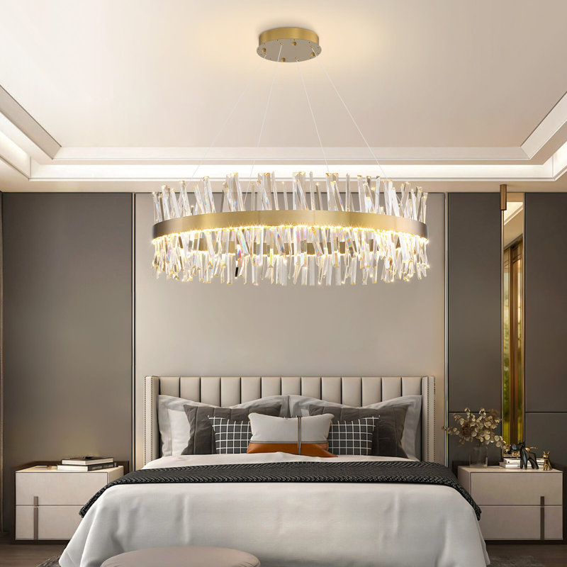 Lustre en cristal Glam, H 78 po x l 24 po x P 24 po, Doré