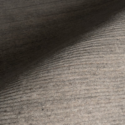  Elanisse Solid Wool Rug