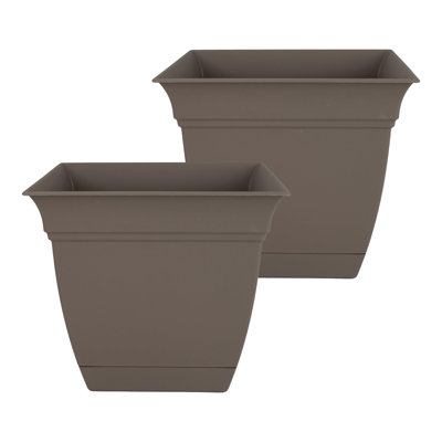 Square Plastic Planter with Sauce