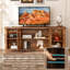 Meuble télé Rustic Farmhouse de 58 po pour téléviseur de 65 po ou moins, centre de divertissement en bois massif avec portes en verre, rangement réglable, centre de chargement intégré et éclairage à DEL intelligent-640610769
