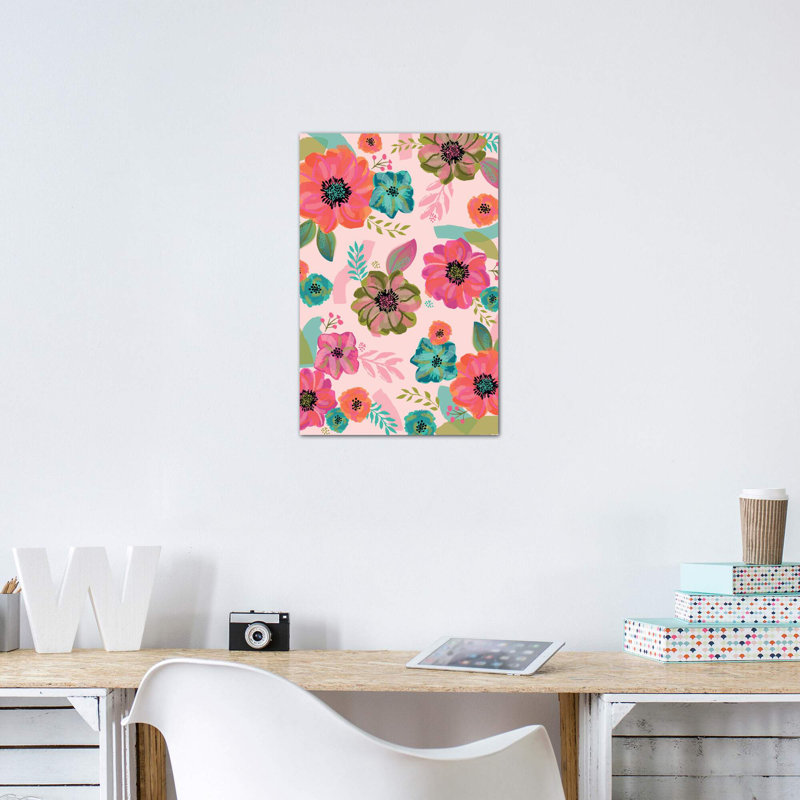 «Everyday Floral Promise III» par Lisa White boutons - impression d'art graphique, H 60 po x l 40po x P 1,5 po, Toile tendue