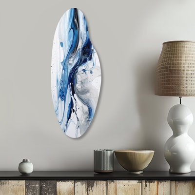 Bleu et gris Elixir éthéré I - impression abstraite incurvée sur métal, décoration murale asymétrique moderne en métal