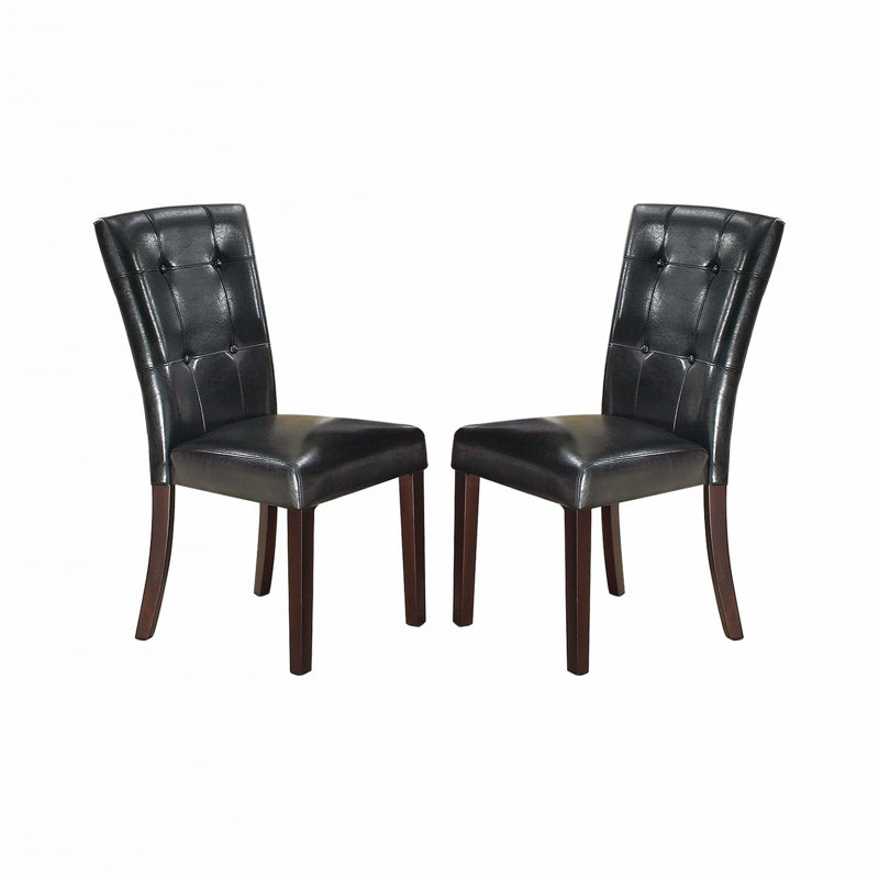 Chaise rembourrée en similicuir