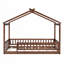 Structure de lit en bois avec clôture-962204997-962204996