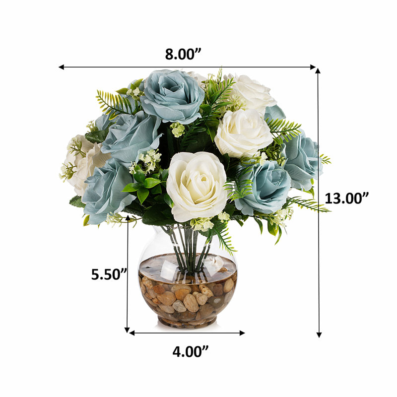 Arrangement de roses en soie dans un vase, Crème / bleu