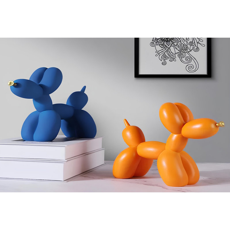 Objet décoratif rouge vif, 6,7 po x 3,1 po x 8,7 po | Fait à 100% de polyester | Parfait pour la décoration intérieure et les pièces décoratives | Ajoute une touche audacieuse à n'importe quelle pièce, un design léger et élégant