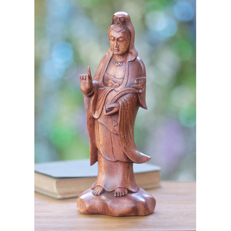 Beautiful Kwan Im Figurine