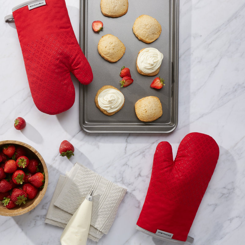 KitchenAid Asteroid Solid Textured Oven Mitt, Red