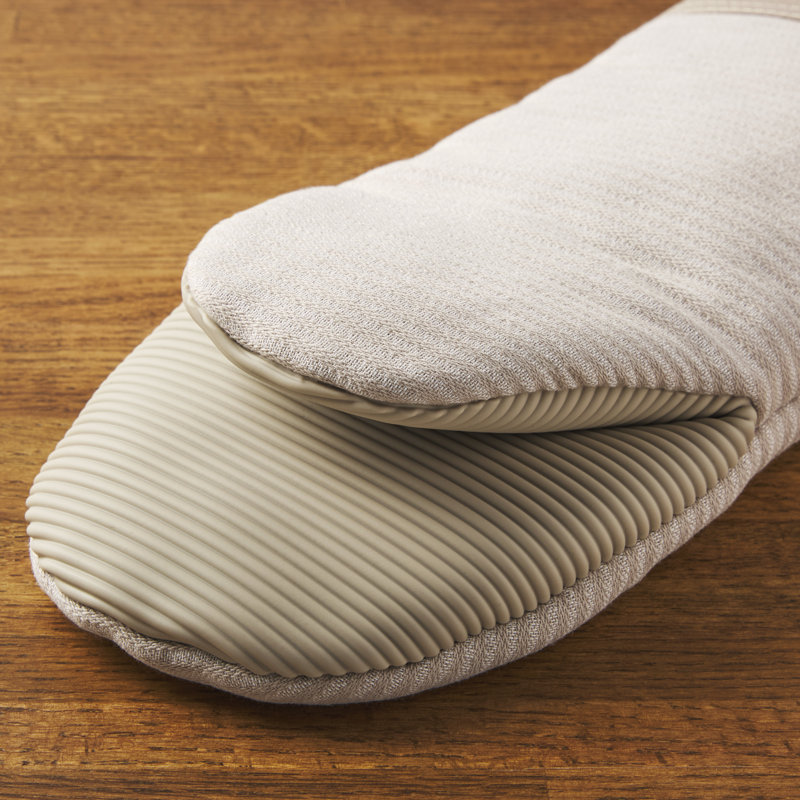 KITCHENAID Micro Rib Silicone Stripe Mini Oven Mitts, Set of 2, Milkshake Tan