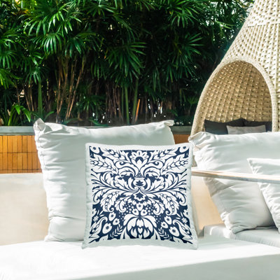 Coussin d'extérieur à motif damassé à motif floral complexe par Geoff Tygert