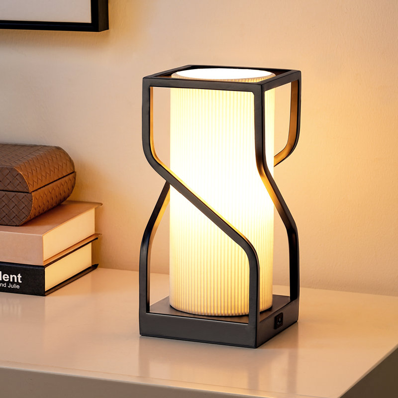 Lampe de table Burdena à commande tactile en métal avec USB et ampoule incluse, Pli blanc