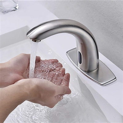 Robinet à capteur automatique commercial Lano par BathSelect - Nickel brossé, fonctionnement sans contact, conforme à l'ADA