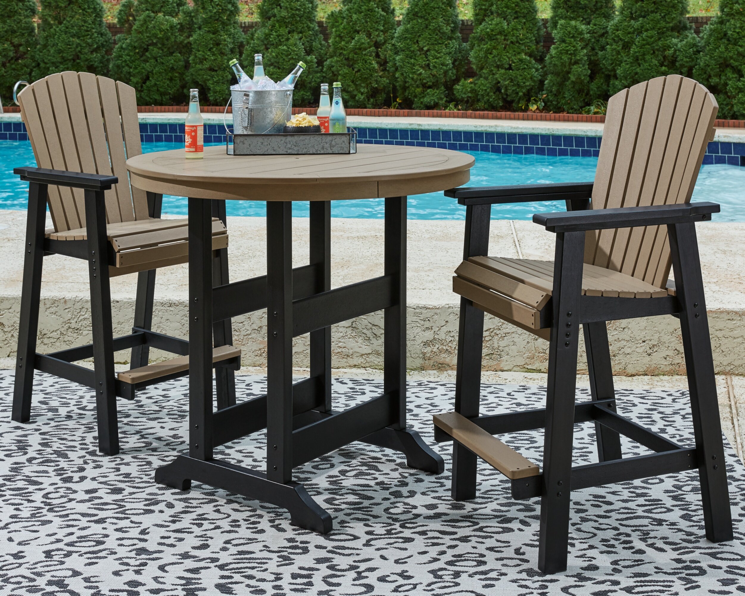 Ratana 2 Person Round Outdoor Dining Set