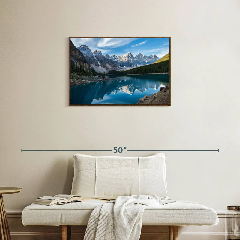 Lac Moraine dans la vallée, Cadre flottant noyer, 31 po x 21 po