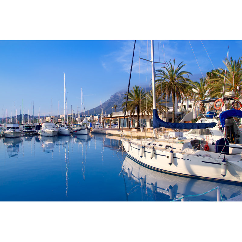 «Boat in the Marina» par Lunamarina - Photographie sur toile tendue, L 18 po x H 12 po