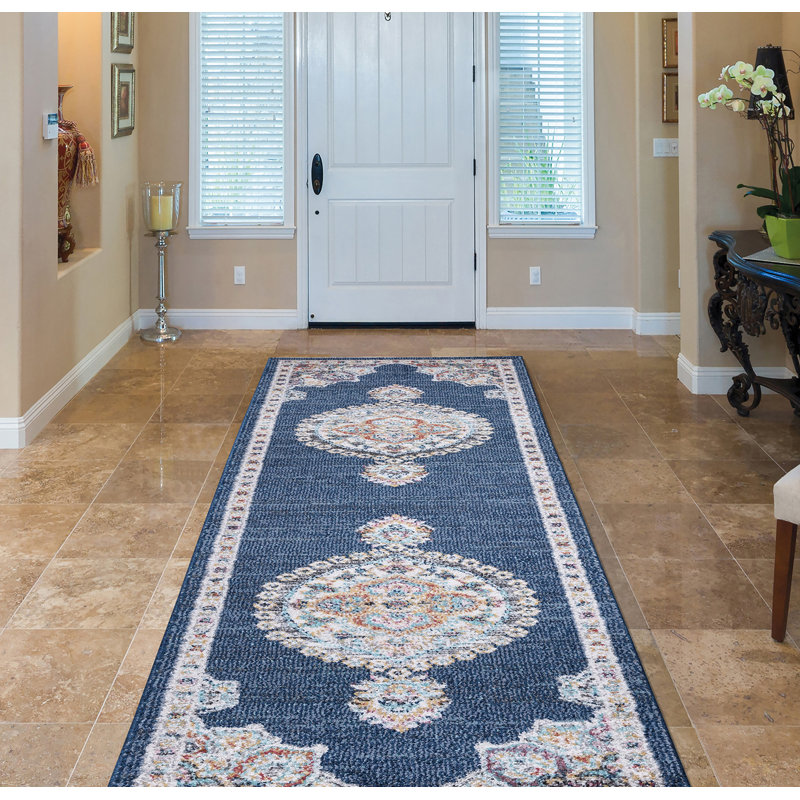 Tapis bleu marine Medallion, Tapis de couloir 2 pi 3 po x 7 pi 3 po