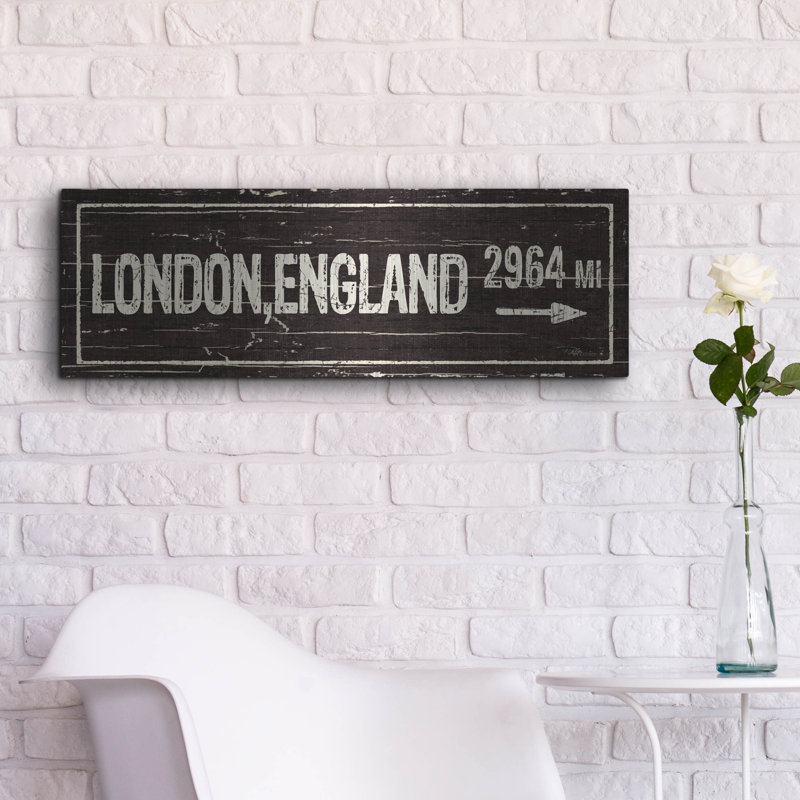 Art mural luxueux «Destination Signs 4» par Pela Studio, H 12 po x l 36 po