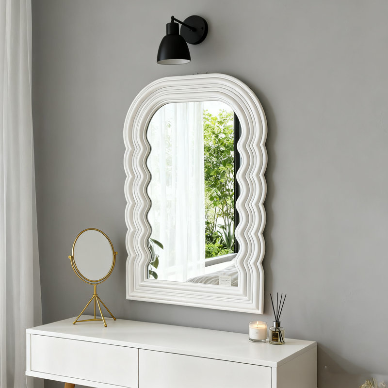 U-Shaped Mirror