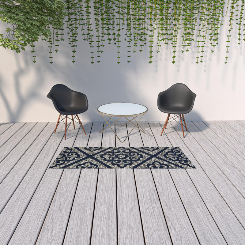 Tapis intérieur / extérieur bleu et ivoire 2 pi x 8 pi résistant aux taches