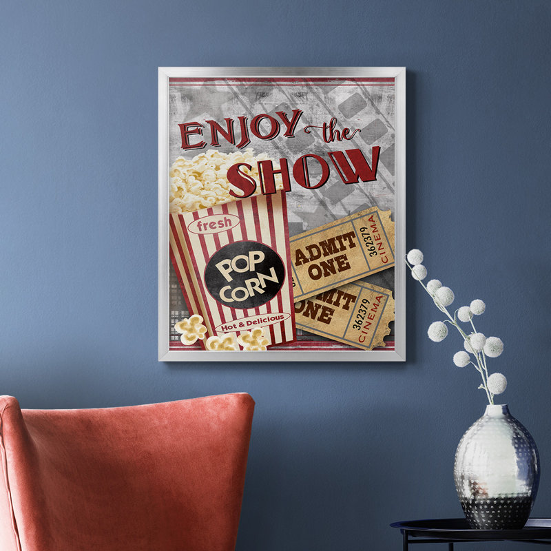 «Movie Night I», toile encadrée de qualité supérieure - prête à être accrochée, Argent, H 24 po x l 20 po