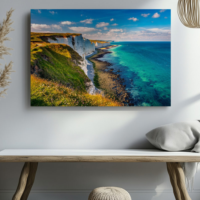 Toile, "Une scène côtière à couper le souffle avec des falaises dramatiques rencontrant un art mural vibrant, une mer turquoise sous un ciel bleu vif"