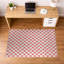 Tapis de bureau léger à carreaux-137438940-137438938