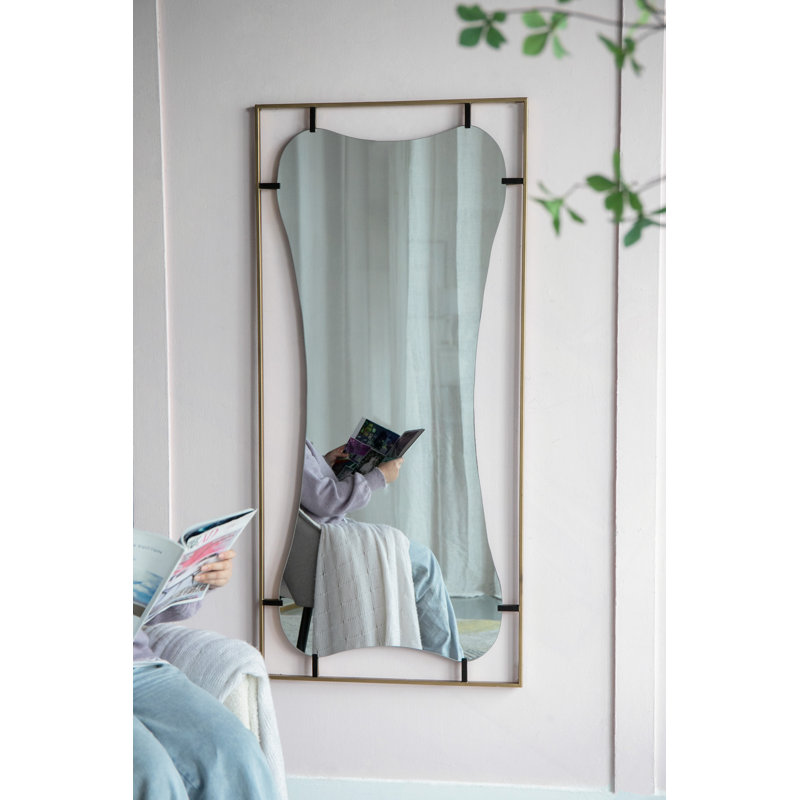 Miroir avec cadre mural en métal doré de conception contemporaine pour salle de bain, vestibule