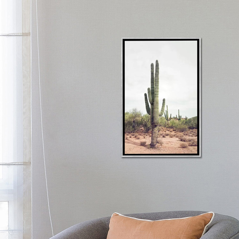 «Desert Cactus» par Sissi et Seb - impression d'art graphique, Silver Frame, Pas de tapis, 26" H x 18" W x1.5" D