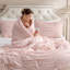 Ensemble d'édredon rose pour lit-123165326-123165328