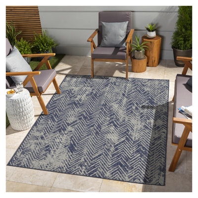Tapis intérieur / extérieur bleu en polypropylène résistant aux taches 5 pi 3 po x 7 pi 3 po Sunshine Collection - Convient aux enfants et aux animaux de compagnie