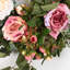 Grande couronne de fleurs en fausse rose eucalyptus 26 po