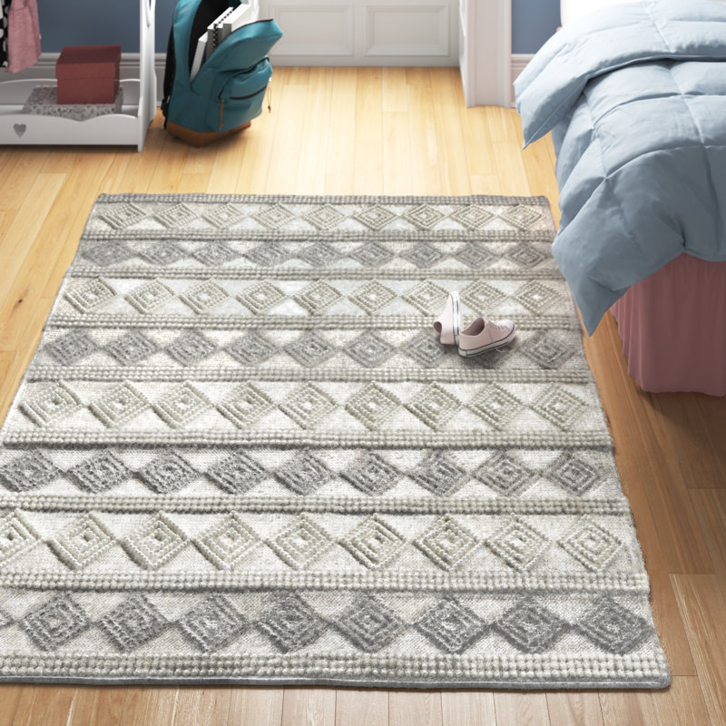 Latrissa Geometric Indoor Rug, Rectangle 2' x 3'