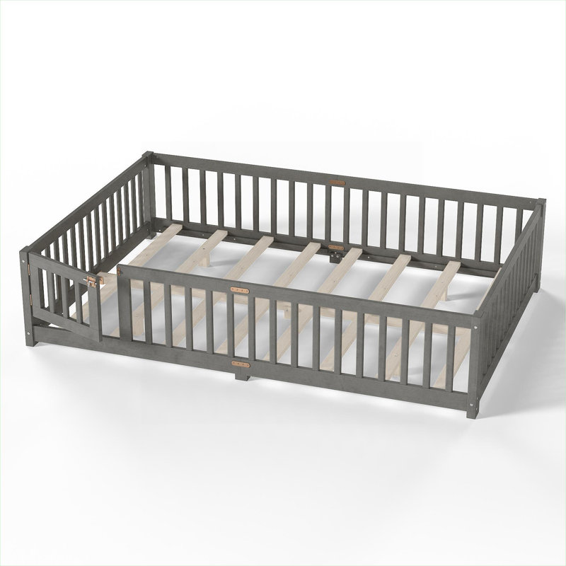 Grand lit plateforme en bois de pin pour enfants avec garde-corps de sécurité et porte d'entrée, grain de bois gris classique