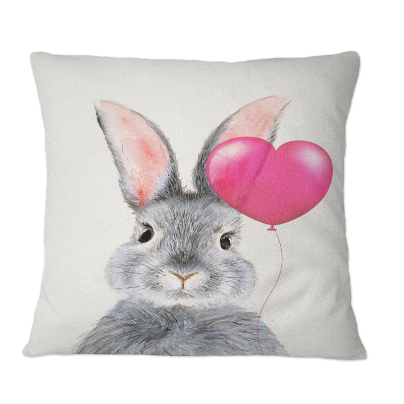 Coussin décoratif moelleux avec un lapin gris et un cœur rose, 18 po x 18 po