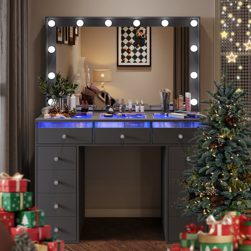 Coiffeuse avec 11 tiroirs de rangement, plateau en verre et 3 tiroirs éclairés RVB, miroir surdimensionné, prise électrique, coiffeuse blanche avec poignées en cristal pour chambre à coucher