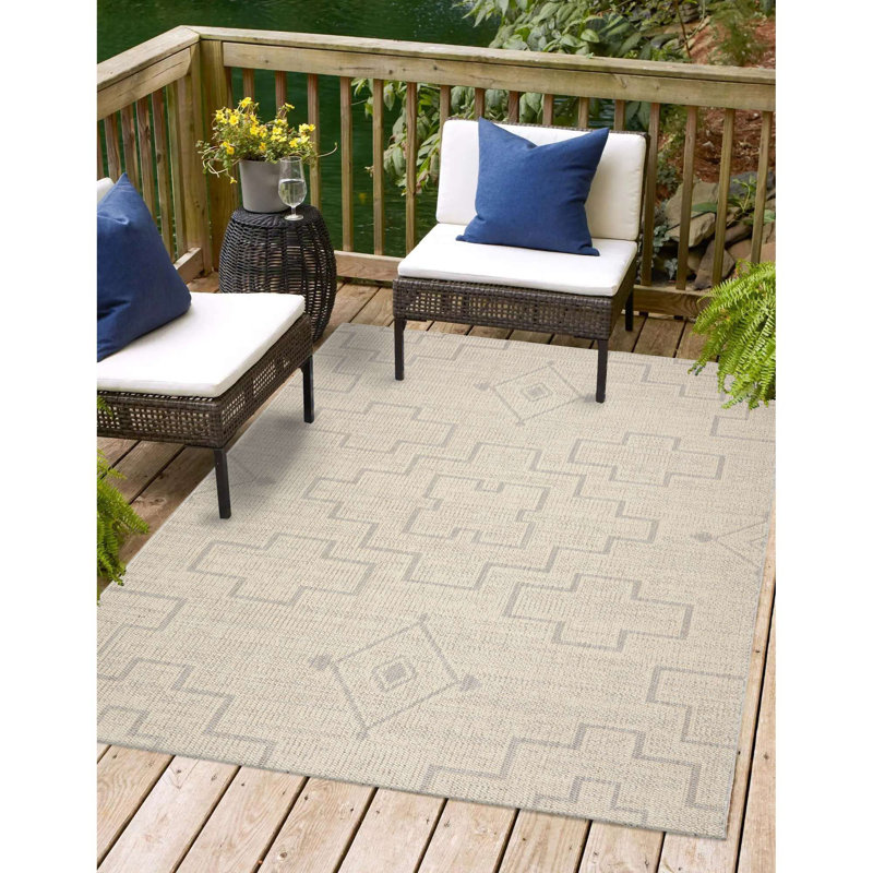 Magel Indoor/Outdoor Area Rug, Rectangle 6'7" x 9'4"