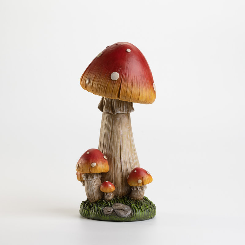 Figurine rouge en forme de champignon en résine