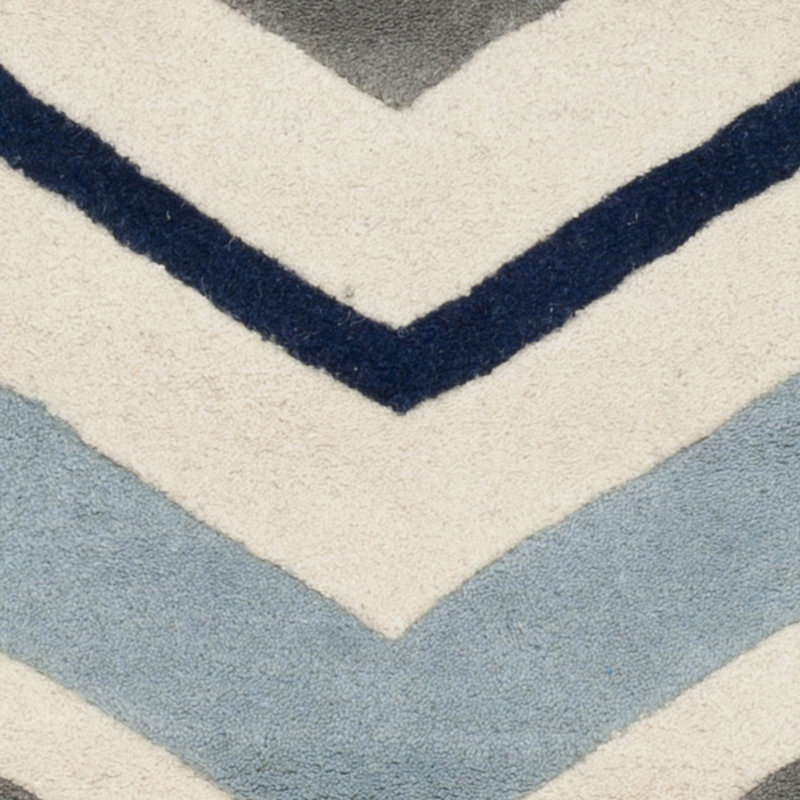 Walk Chevron Wool Hand Woven Area Rug, Rectangle 152 x 244 cm