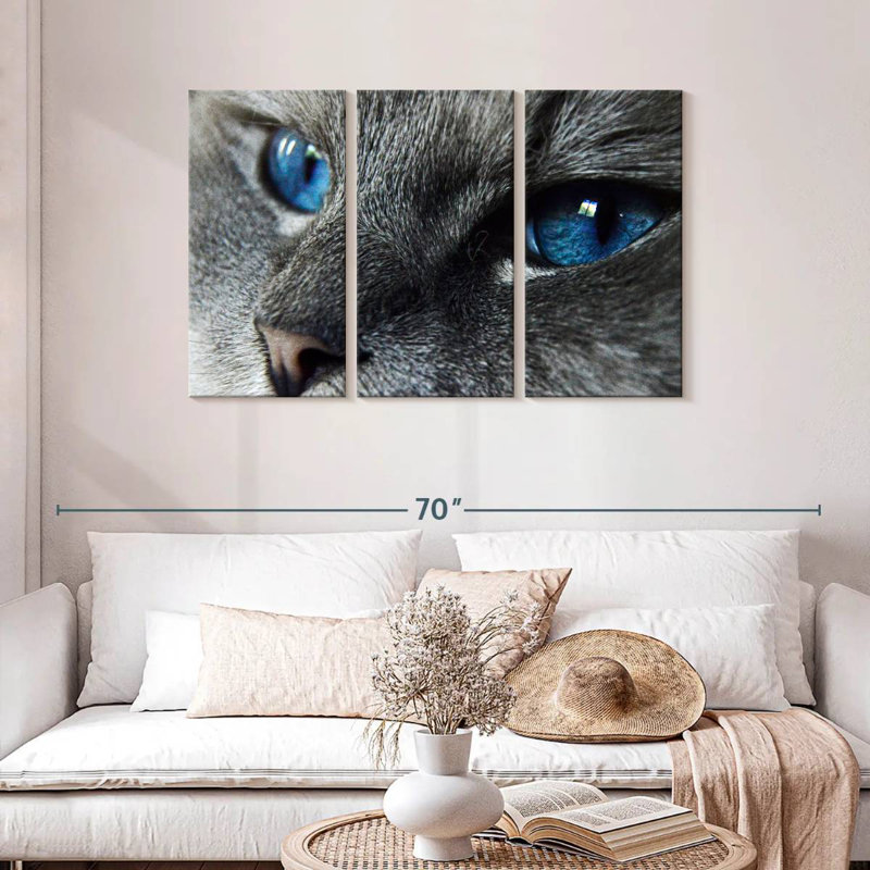 Brampt Cat Blue Eyes, 28" H x 45" W