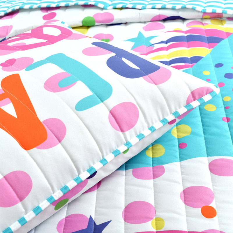 Quilt Set, Twin Quilt + 1 Standard Sham + 2 Throw Pillows