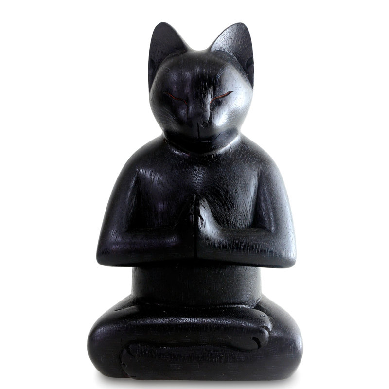Figurine chat en méditation profonde