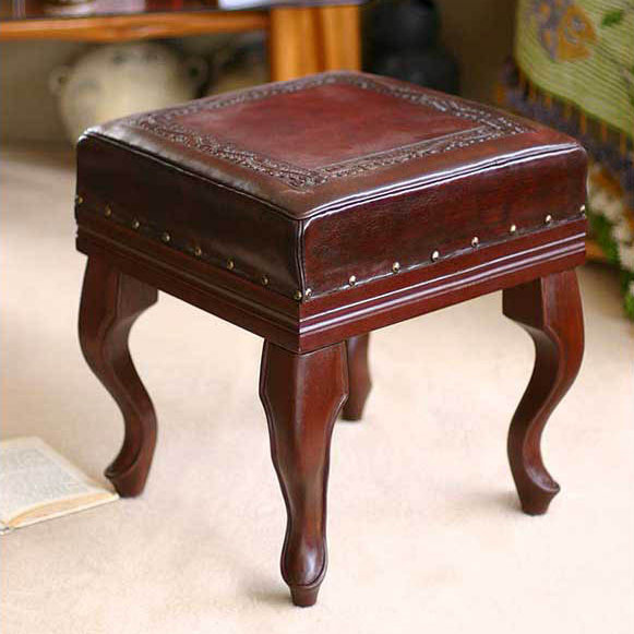 Repose-pieds en cuir Aili Artisan