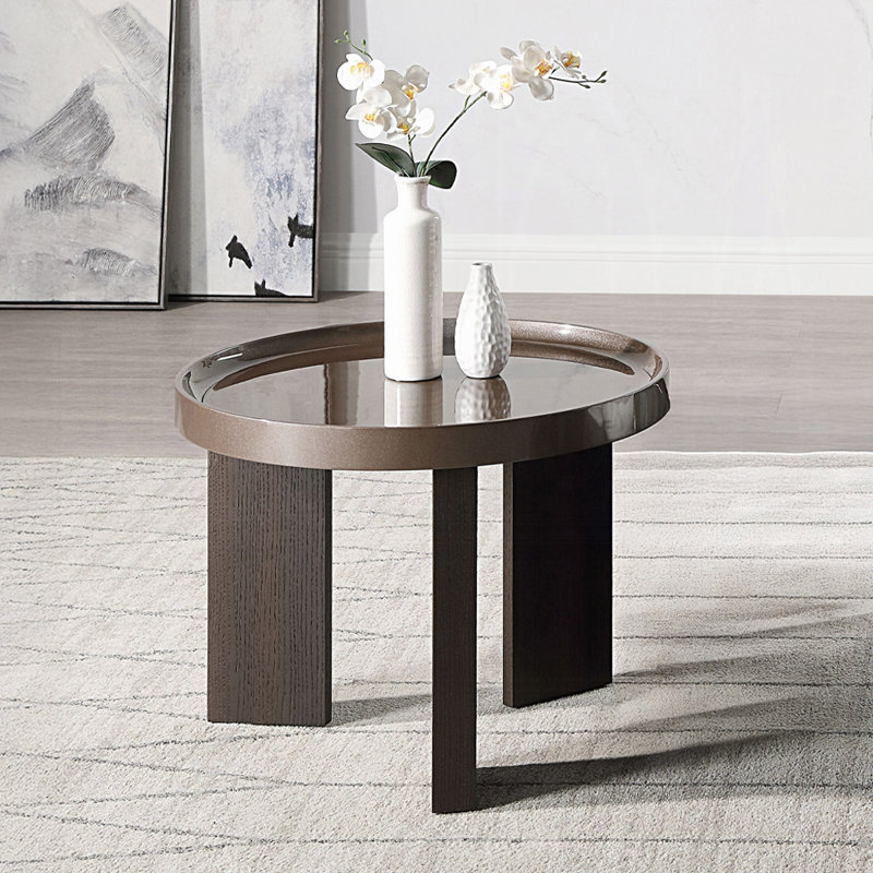 Table d'appoint de 62 cm de large, fini chêne fumé blond foncé brillant